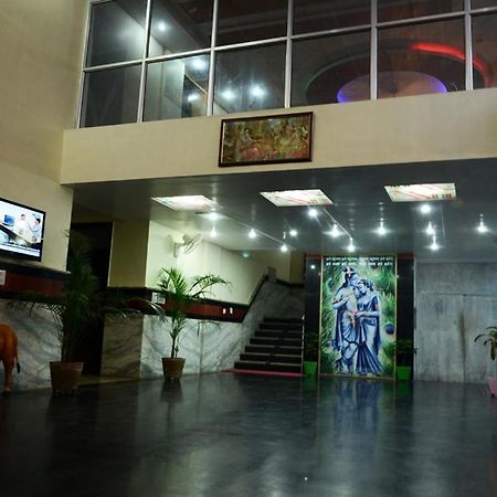 Hotel Krishna International Vrindāvan Exteriör bild