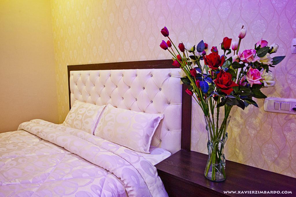 Hotel Krishna International Vrindāvan Exteriör bild