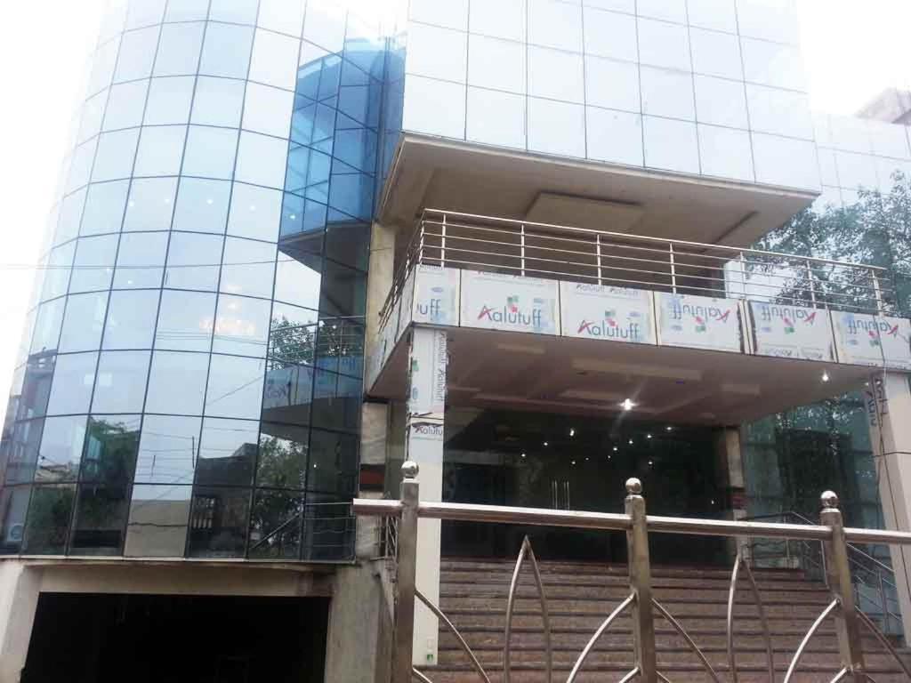 Hotel Krishna International Vrindāvan Exteriör bild