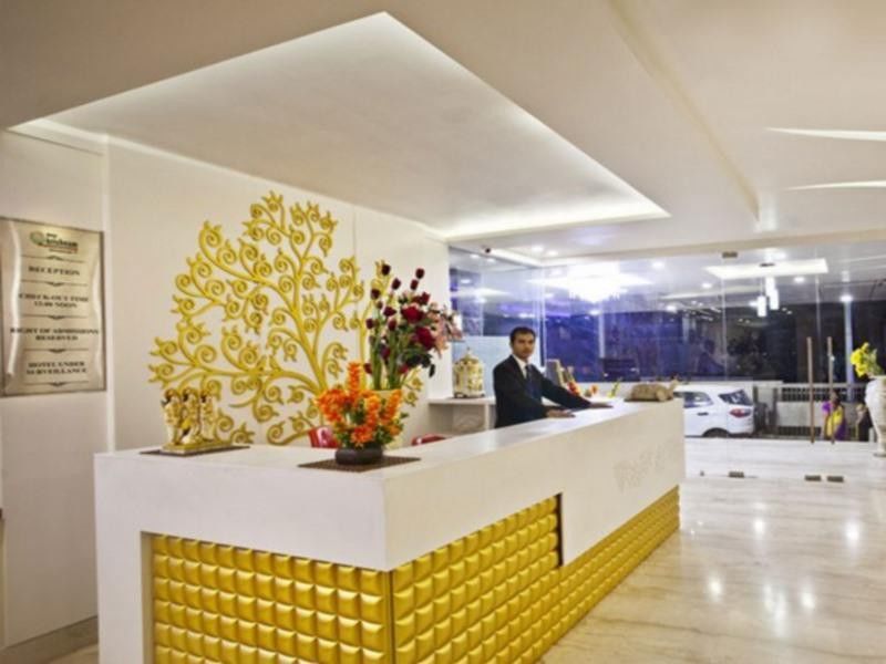 Hotel Krishna International Vrindāvan Exteriör bild