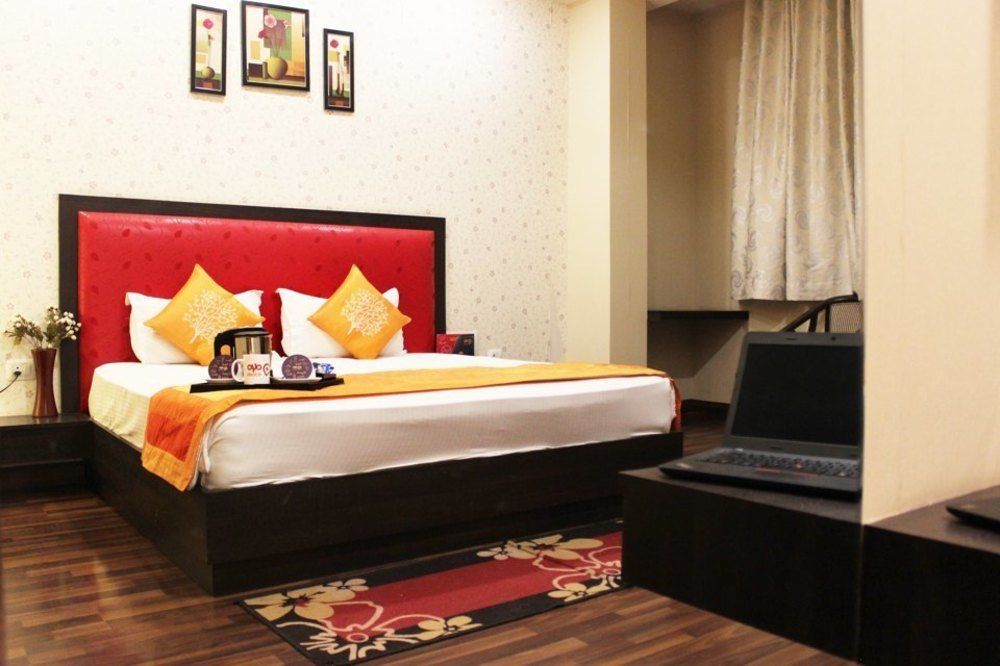 Hotel Krishna International Vrindāvan Exteriör bild