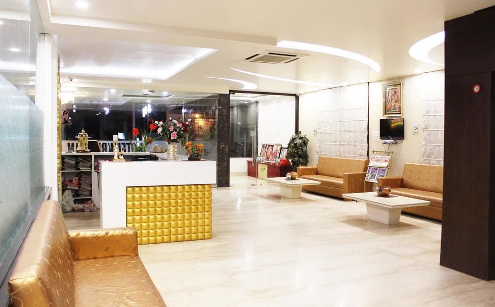 Hotel Krishna International Vrindāvan Exteriör bild